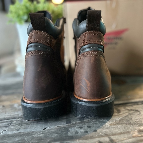 Red Wing DynaForce 415 6-inch men's leather waterproof boots size 11D. - Picture 6 of 11